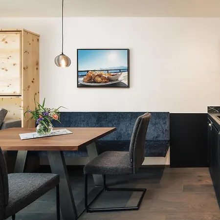 Ferienresidenz Raich - Mit Sky Wellness Und Garten Apartmán Ried im Oberinntal