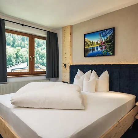 Ferienresidenz Raich - Mit Sky Wellness Und Garten 아파트