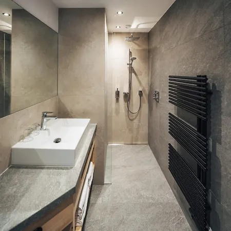 Ferienresidenz Raich - Mit Sky Wellness Und Garten 아파트 리드임오브린터
