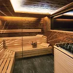 Ferienresidenz Raich - Mit Sky Wellness Und Garten Daire Ried im Oberinntal