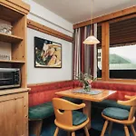 Ferienresidenz Raich - Mit Sky Wellness Und Garten Daire