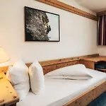 Ferienresidenz Raich - Mit Sky Wellness Und Garten Daire *