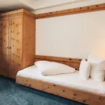 Ferienresidenz Raich - Mit Sky Wellness Und Garten Daire Ried im Oberinntal