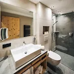 Daire Ferienresidenz Raich - Mit Sky Wellness Und Garten *