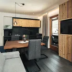 Daire Ferienresidenz Raich - Mit Sky Wellness Und Garten Ried im Oberinntal