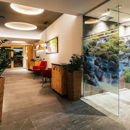 Ferienresidenz Raich - Mit Sky Wellness Und Garten Lägenhet *