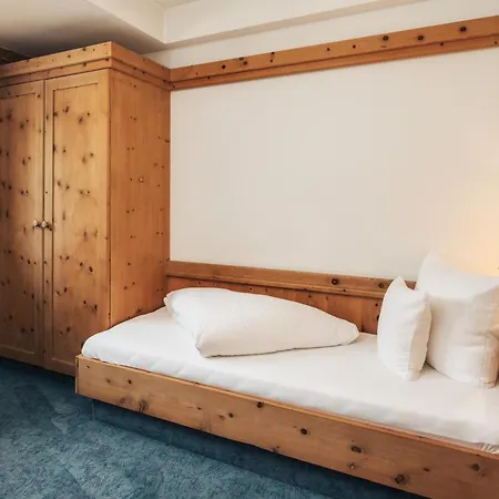 Ferienresidenz Raich - Mit Sky Wellness Und Garten Apartment Ried im Oberinntal